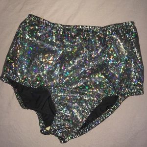 Iheartraves high waisted bottoms!